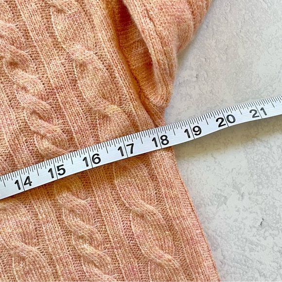 Lot of 2 : Abercrombie Puffer Vest and Chloe & Cyrus Sweater, Size M - Picture 12 of 13